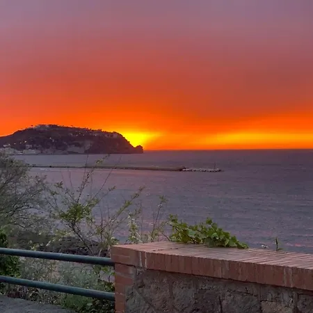 Dell'ospite Ischia