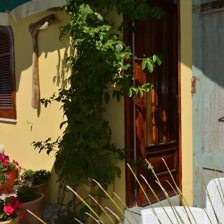 Dell'ospite Ischia Daire