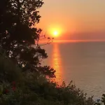 Dell'ospite Ischia *