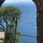 Dell'ospite Ischia *
