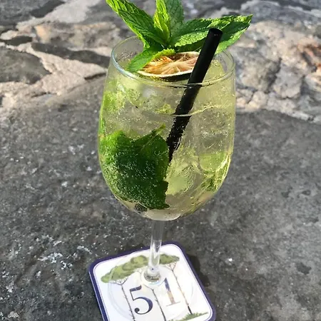 Dell'ospite Ischia *